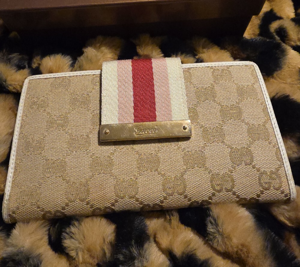 Gucci Beige GG Canvas Wallet with Red and White Center Stripe - Picture 2 of 10